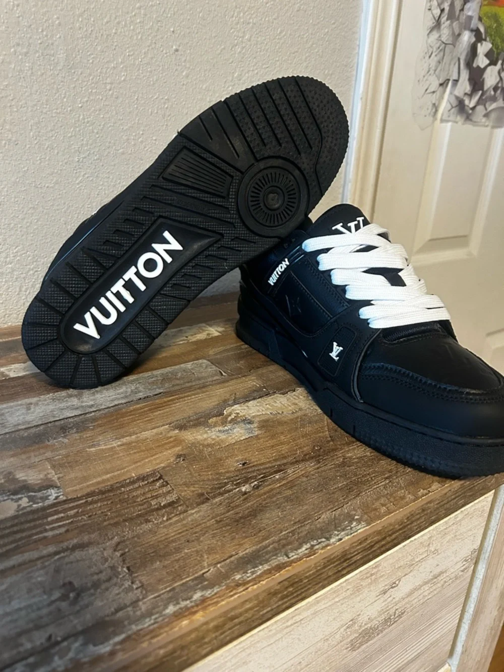 Louis Vuitton Men's Black Sneakers with White Accents - Picture 2 of 4